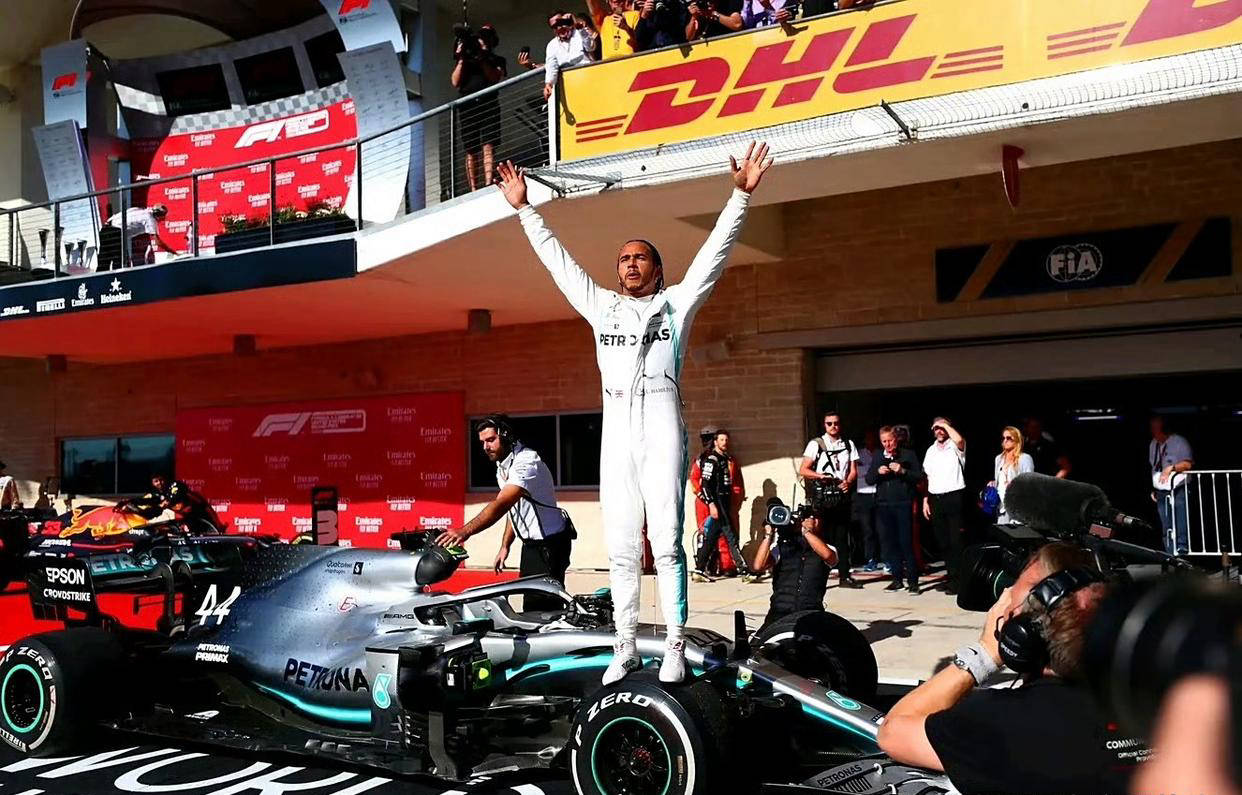 红牛车队鏖战法拉利,拉塞尔带队取胜 红牛车队鏖战法拉利,拉塞尔带队取胜