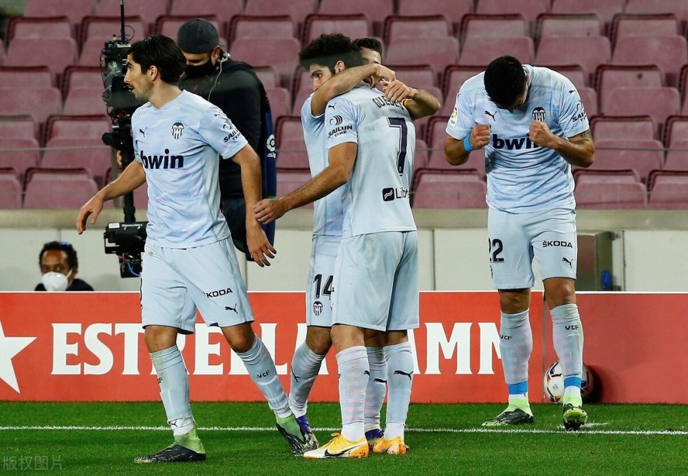 日本轻取韩国,苏亚雷斯刷新纪录 日本轻取韩国,苏亚雷斯刷新纪录