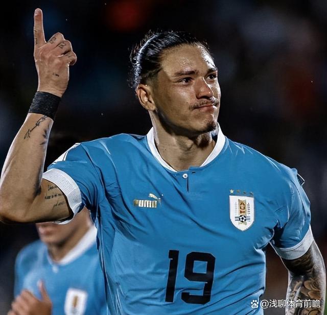 乌拉圭翻盘瑞士，马丁内利统治全场