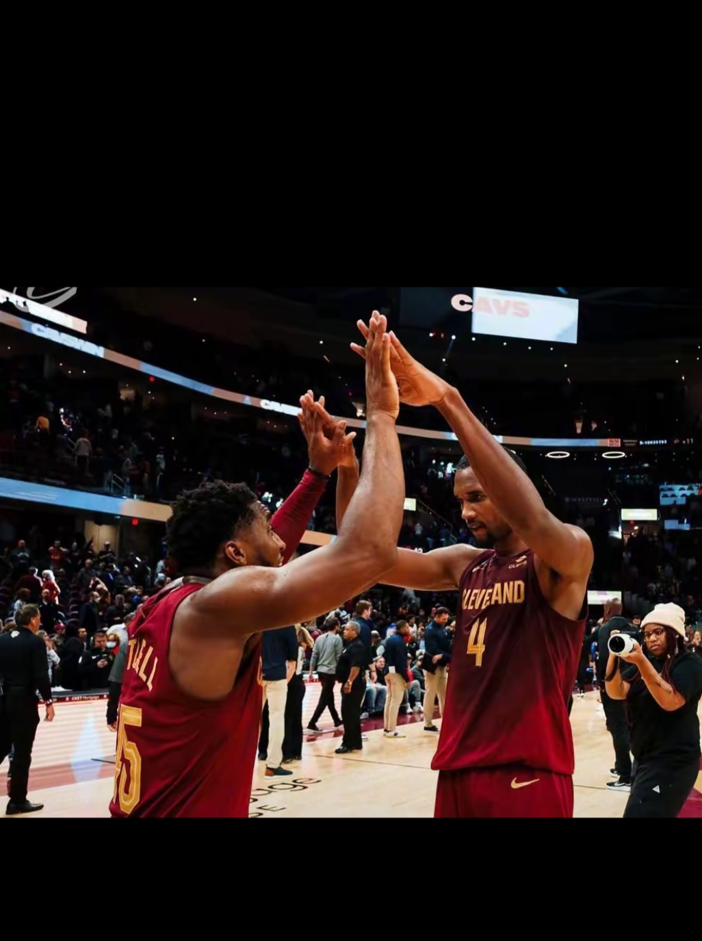 凯尔特人绝杀湖人，拉文扛起全队