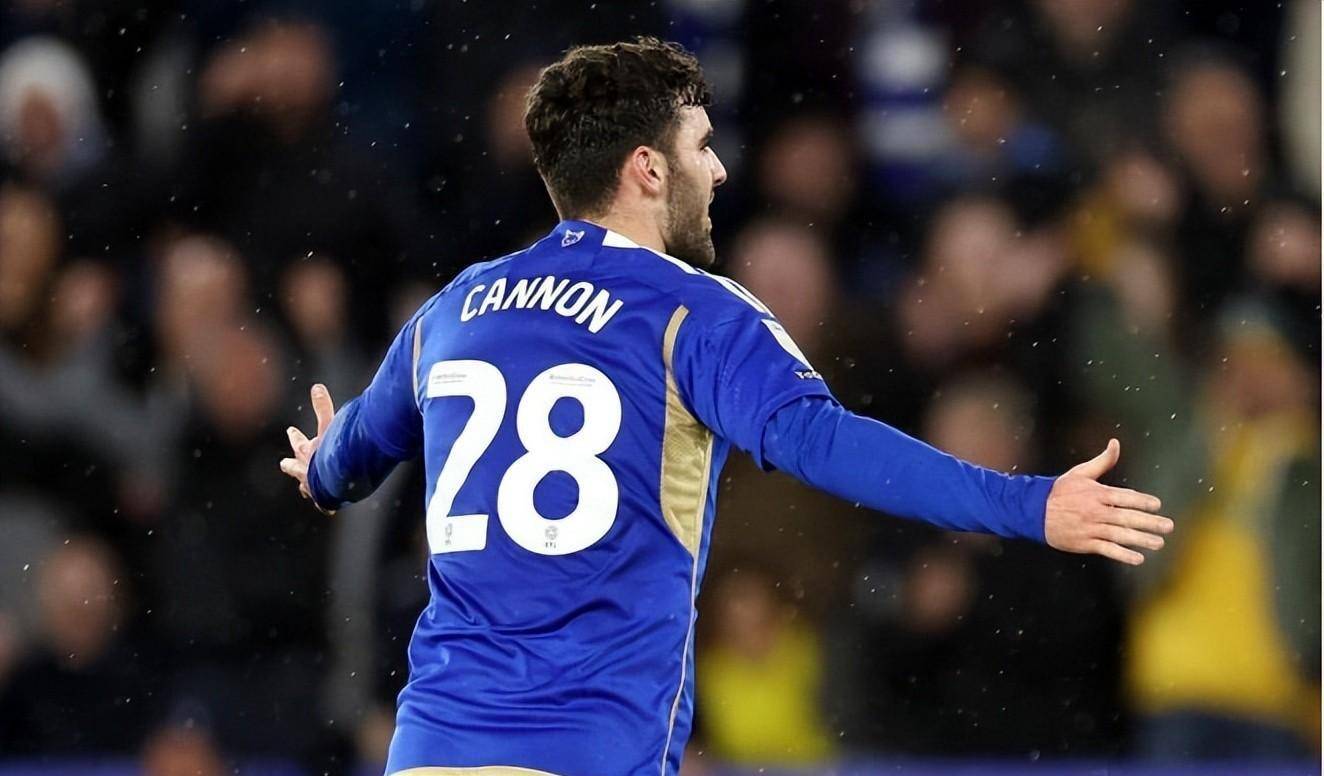 伯明翰城取得关键胜利，保级压力减轻