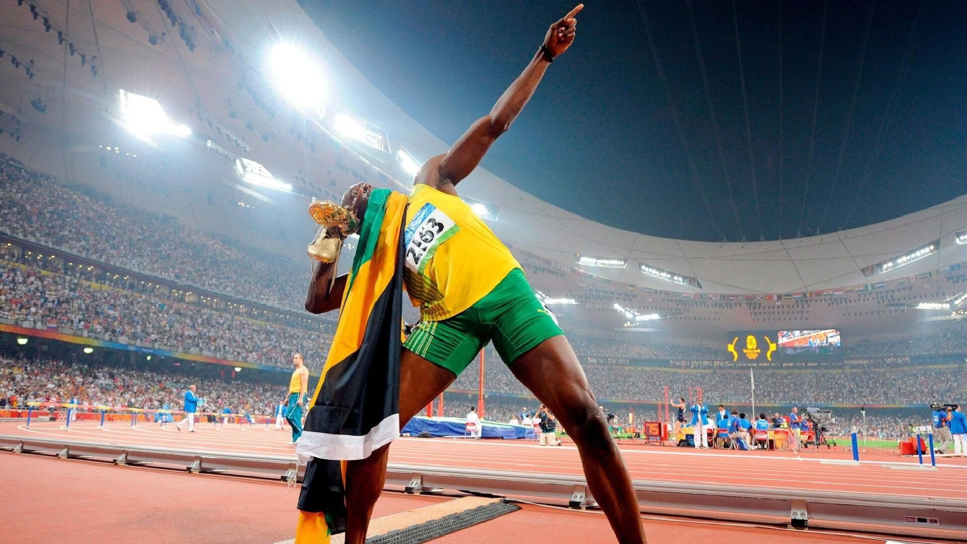 武切维奇关键节点连续得分，上海队强压骑士