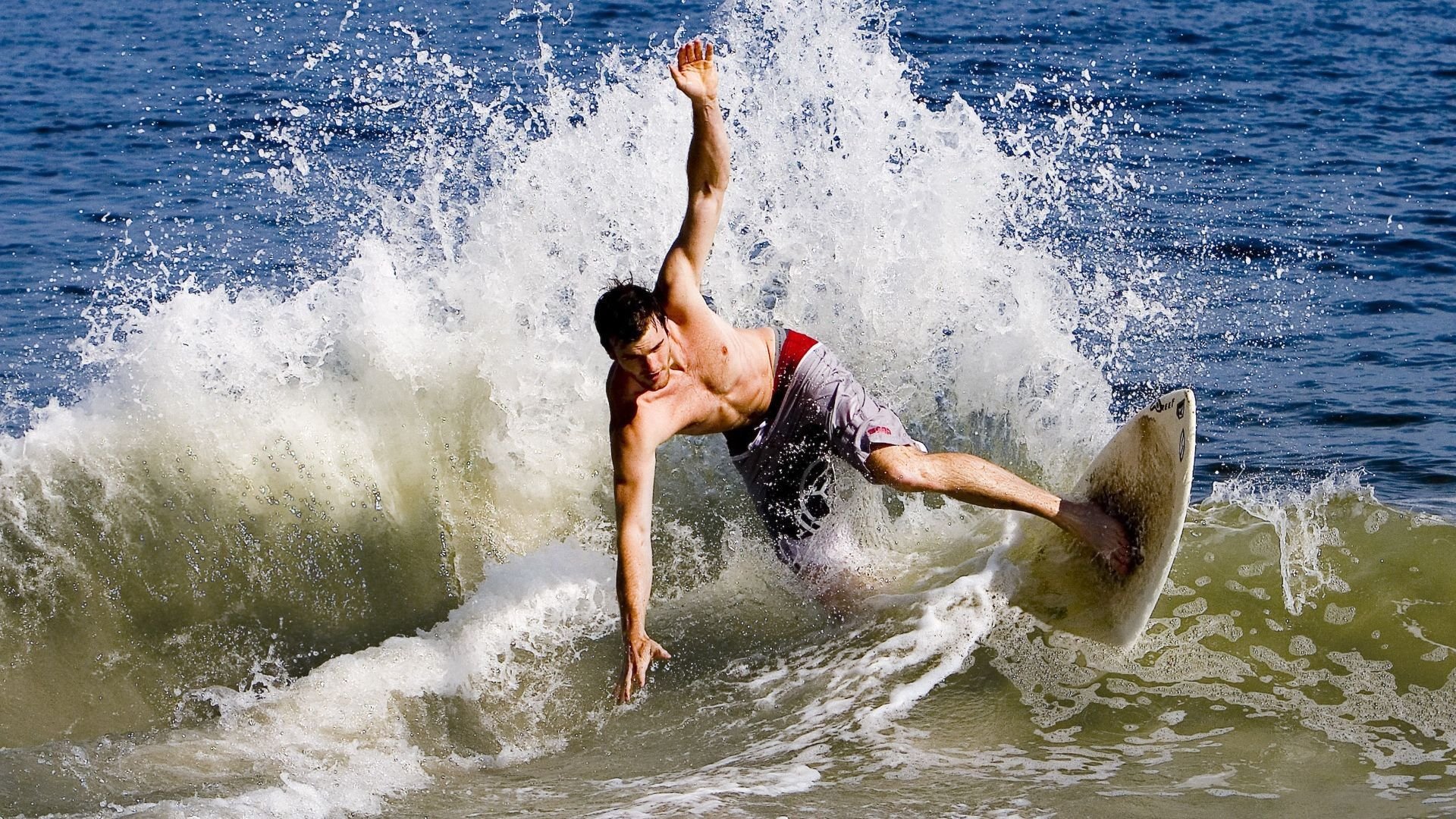 基耶萨攻防两端统治，佛罗伦萨提前终结悬念墨西哥