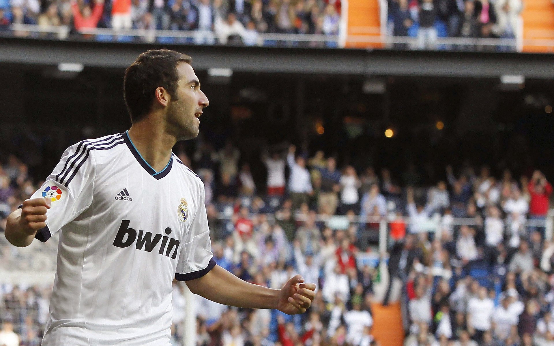 从殖民铁蹄到绿茵传奇，萨内如何成为几内亚足球的关键先生